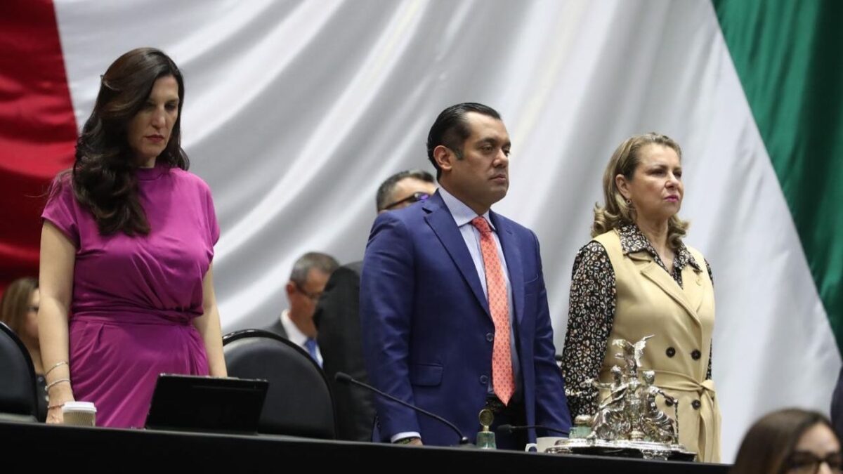 La Cámara de Diputados guardó un minuto de silencio en memoria de las víctimas localizadas en un crematorio clandestino en Jalisco.