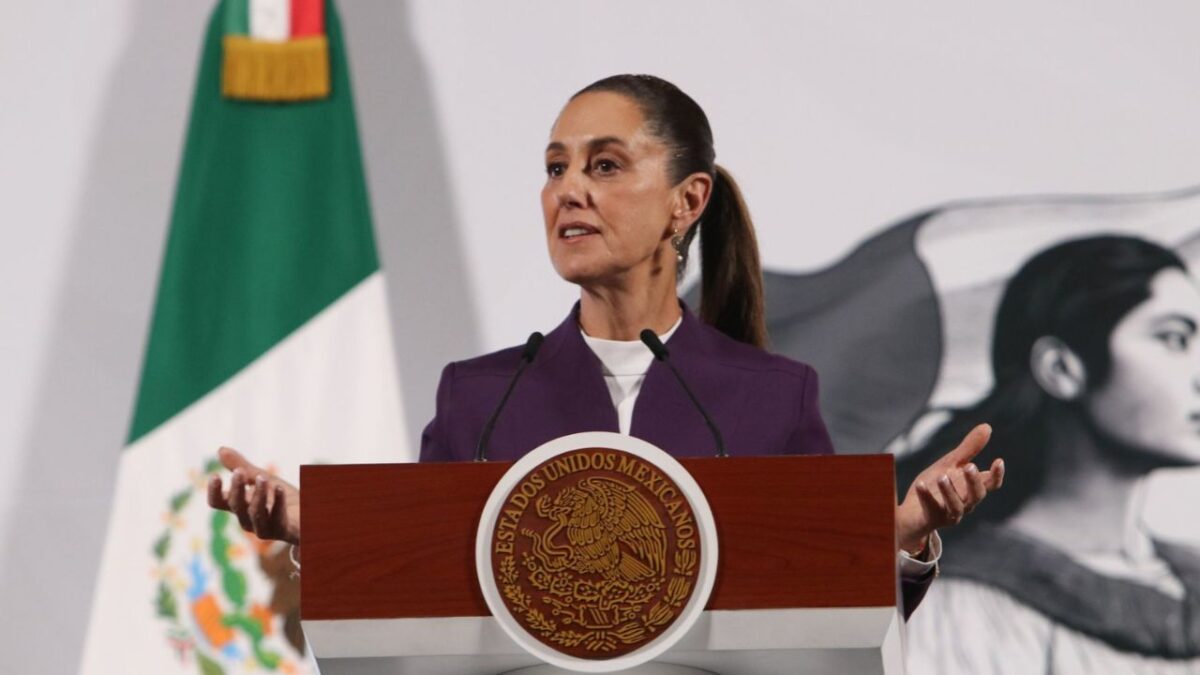 La presidenta Claudia Sheinbaum informó que la economía mexicana es fuerte y logrará enfrentar la imposición de aranceles de Estados Unidos a México