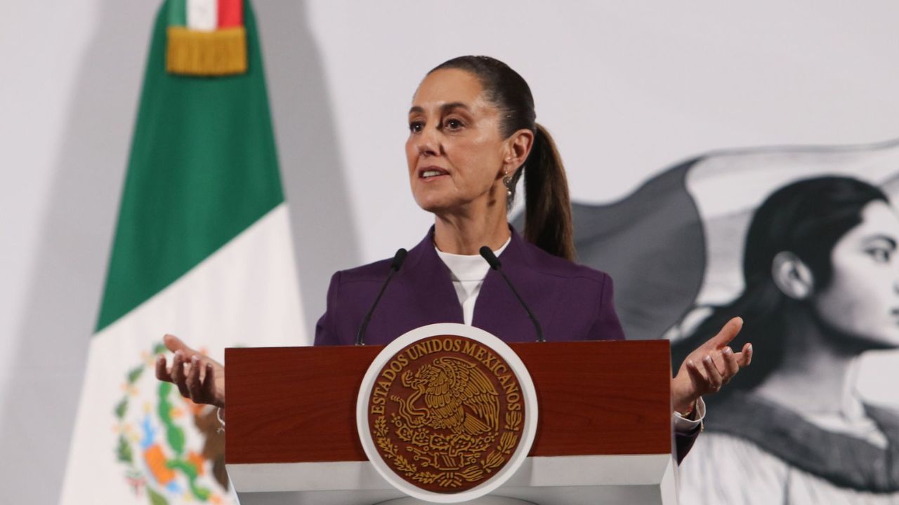 La presidenta Claudia Sheinbaum informó que la economía mexicana es fuerte y logrará enfrentar la imposición de aranceles de Estados Unidos a México