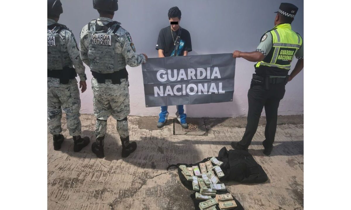 En Uruapan, Michoacán, la Guardia Nacional (GN) detuvo a un hombre que intentó transportar más de un millón de pesos en el aeropuerto.