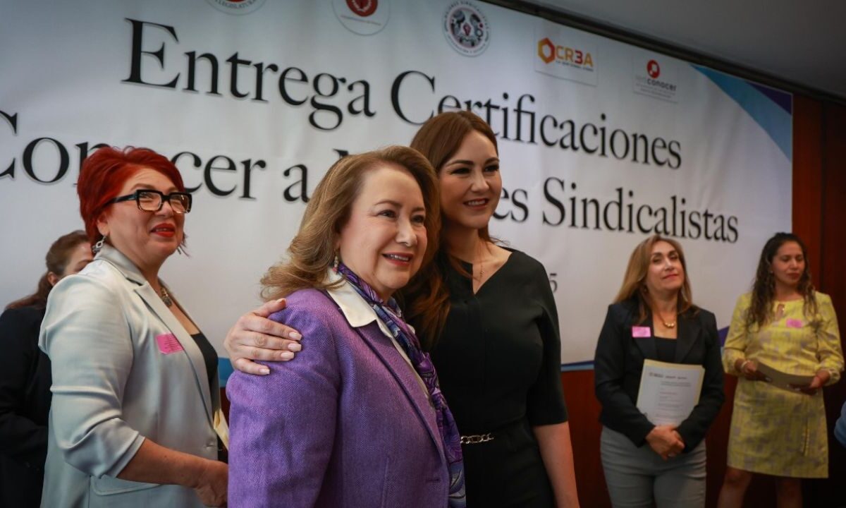 Ministra de la SCJN Yasmín Esquivel en ceremonia