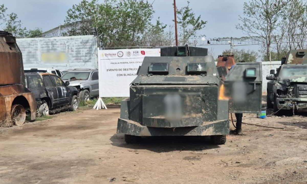 La destrucción de los vehículos se llevó a cabo en las instalaciones de la Fiscalía Federal de Tamaulipas.