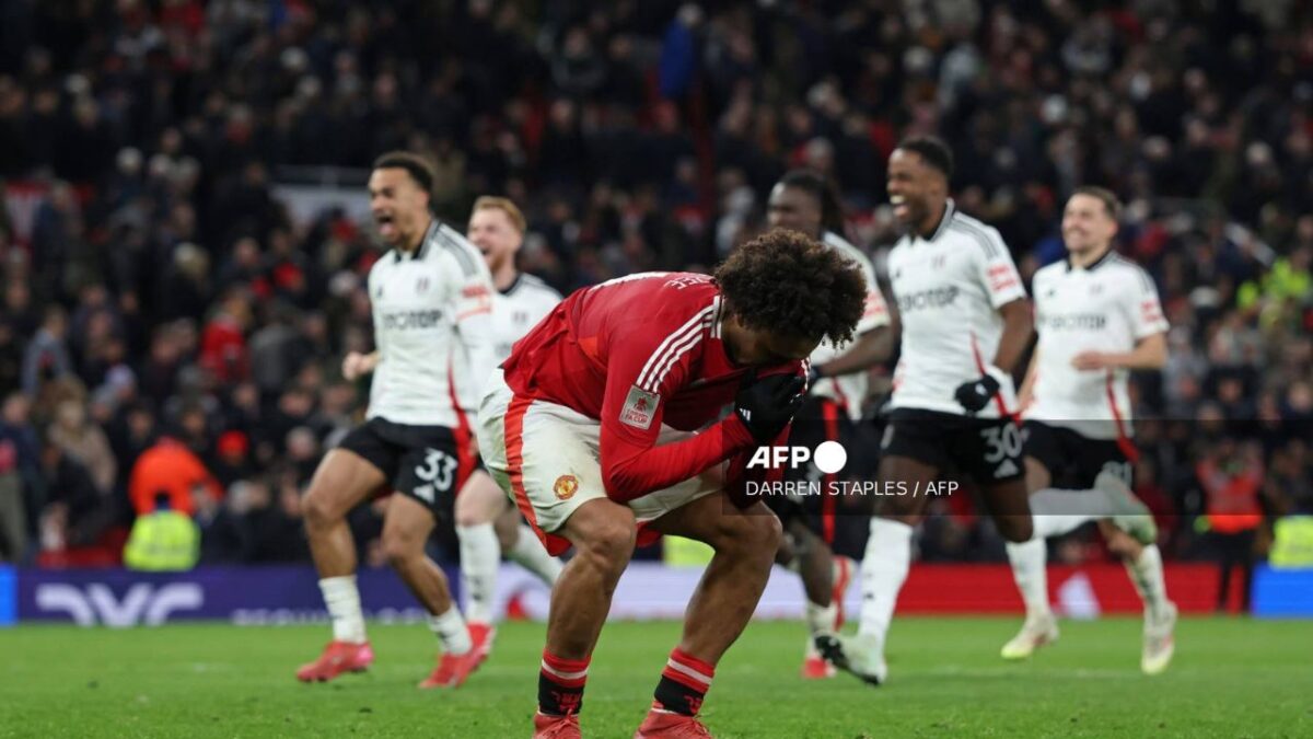 Fulham y Raúl Jiménez eliminan al United en la FA Cup