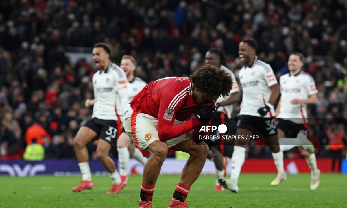 Fulham y Raúl Jiménez eliminan al United en la FA Cup