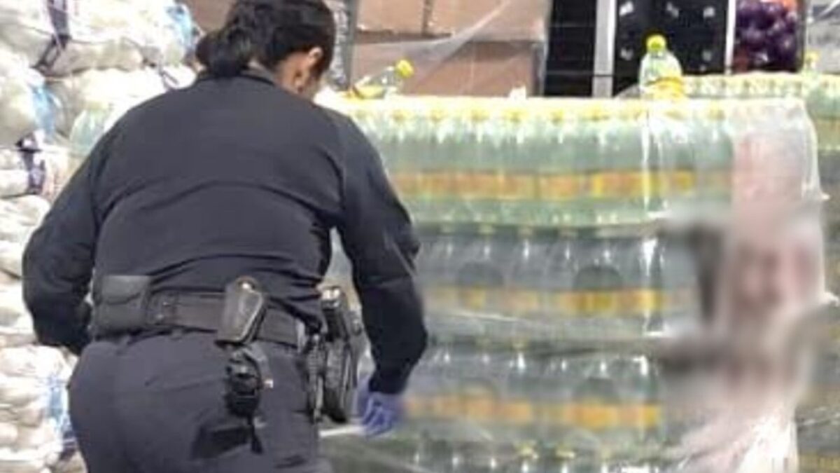 Fuerzas Federales aseguraron en la frontera con EU, 1 tonelada de metanfetamina oculta en botellas de una marca de agua mineral denominada “Topo Chico”.