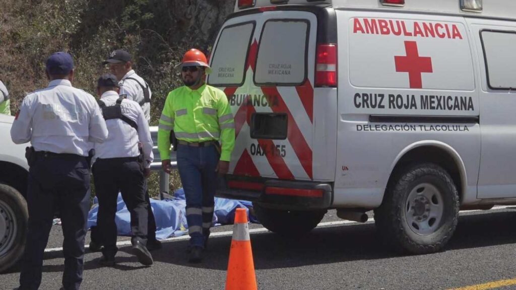 18 personas fallecieron durante un accidente carretero en Oaxaca.