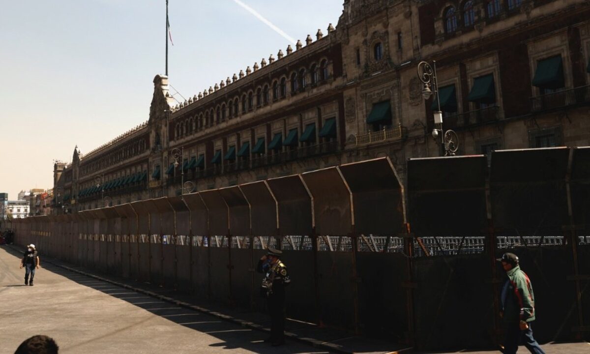 Las vallas protegerán a mujeres policías y protestantes