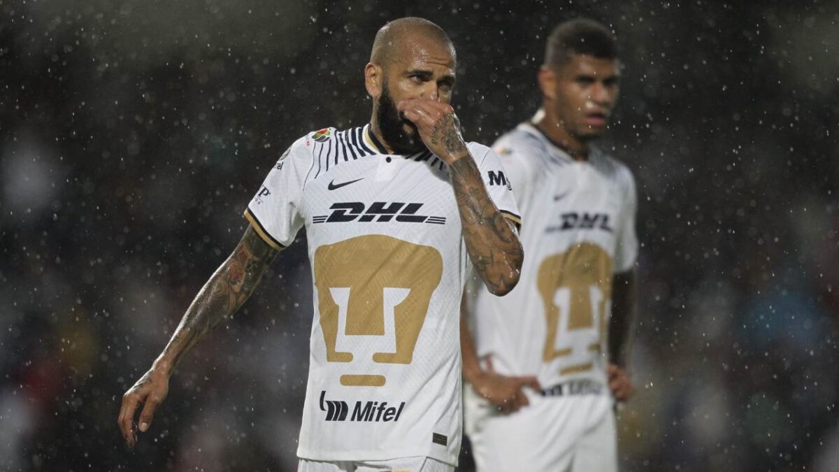 A dos años de que Dani Alves ingresó a prisión señalado de abuso, ahora serán los Pumas quienes inicien un proceso legal en su contra.