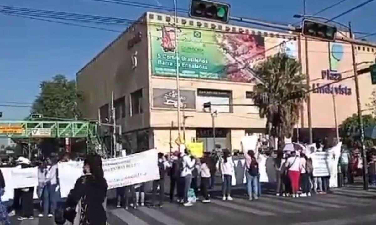 Estudiantes del Cinvestav realizan bloqueo en la GAM