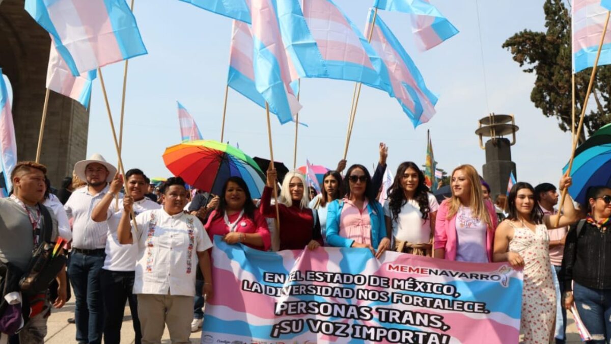 Población trans marcha en CDMX en pro de la igualdad y respeto