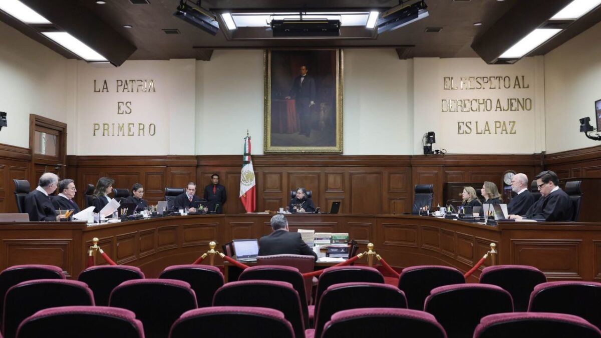 Como parte del Seminario Internacional "Campañas Electorales para personas candidatas al Poder Judicial", Dorita Montenegro, Magister en Derecho Constitucional y Doctora en Derecho Constitucional y Administrativo afirmó que México debe aprender de los errores cometidos en Bolivia en materia de Elección Judicial.