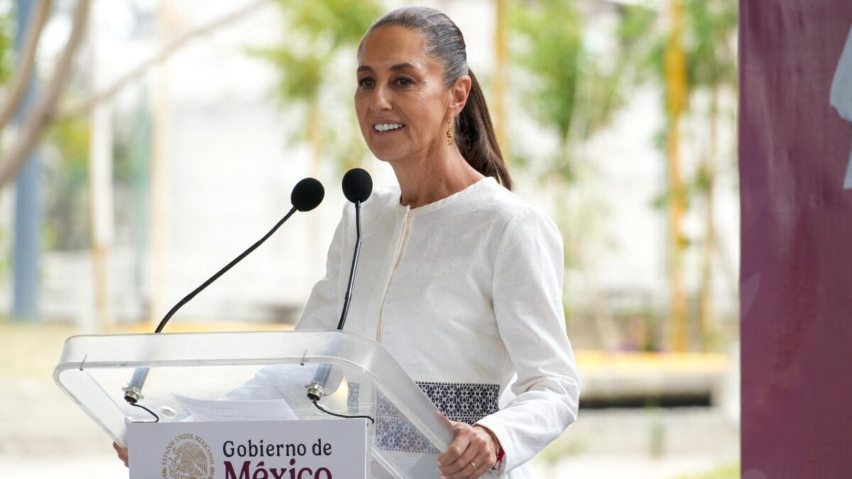 Claudia Sheinbaum arrancó la limpieza del río Atoyac con la advertencia de que se dará un ejemplo al mundo y se sancionará empresas.