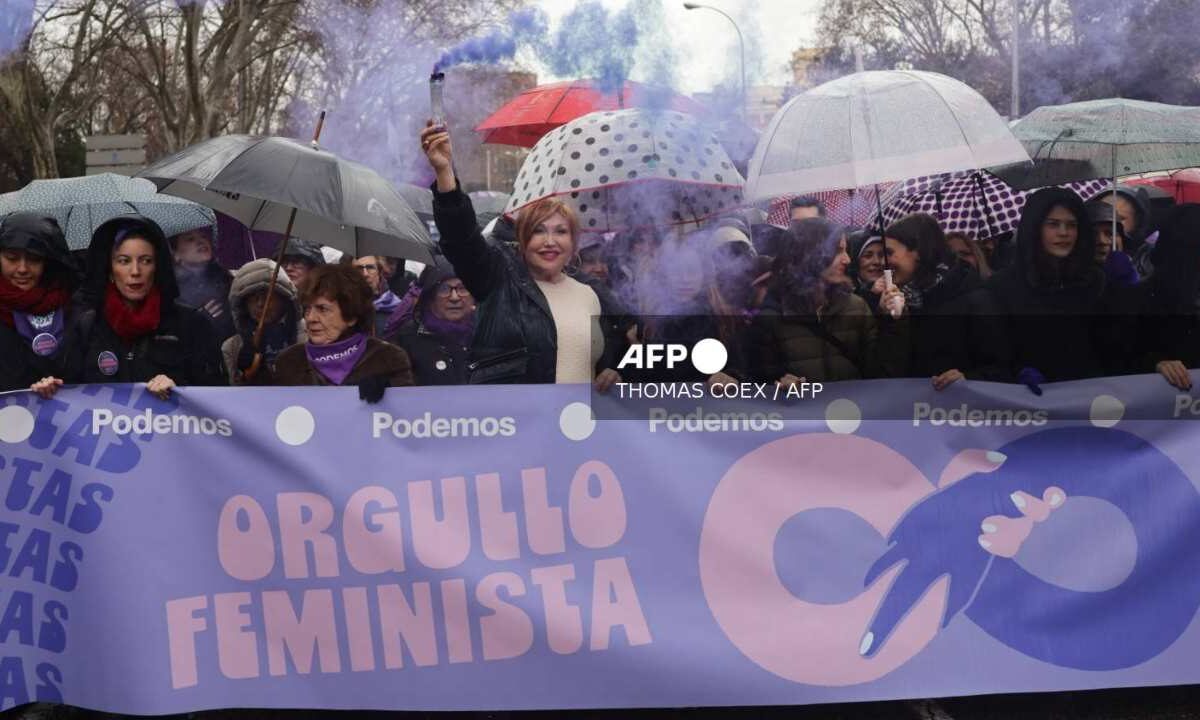 Miles de personas se manifestaron por las calles de Madrid, para reclamar "una igualdad real" para las mujeres.