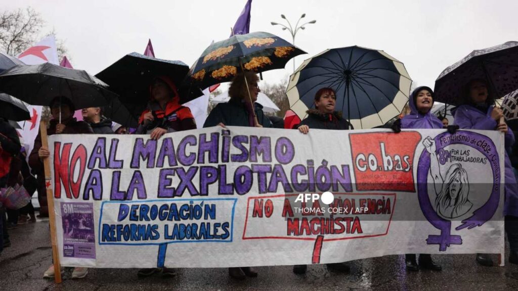 A la manifestación por el Día Internacional de la Mujer acudieron "más de 25 mil personas", según las autoridades locales.