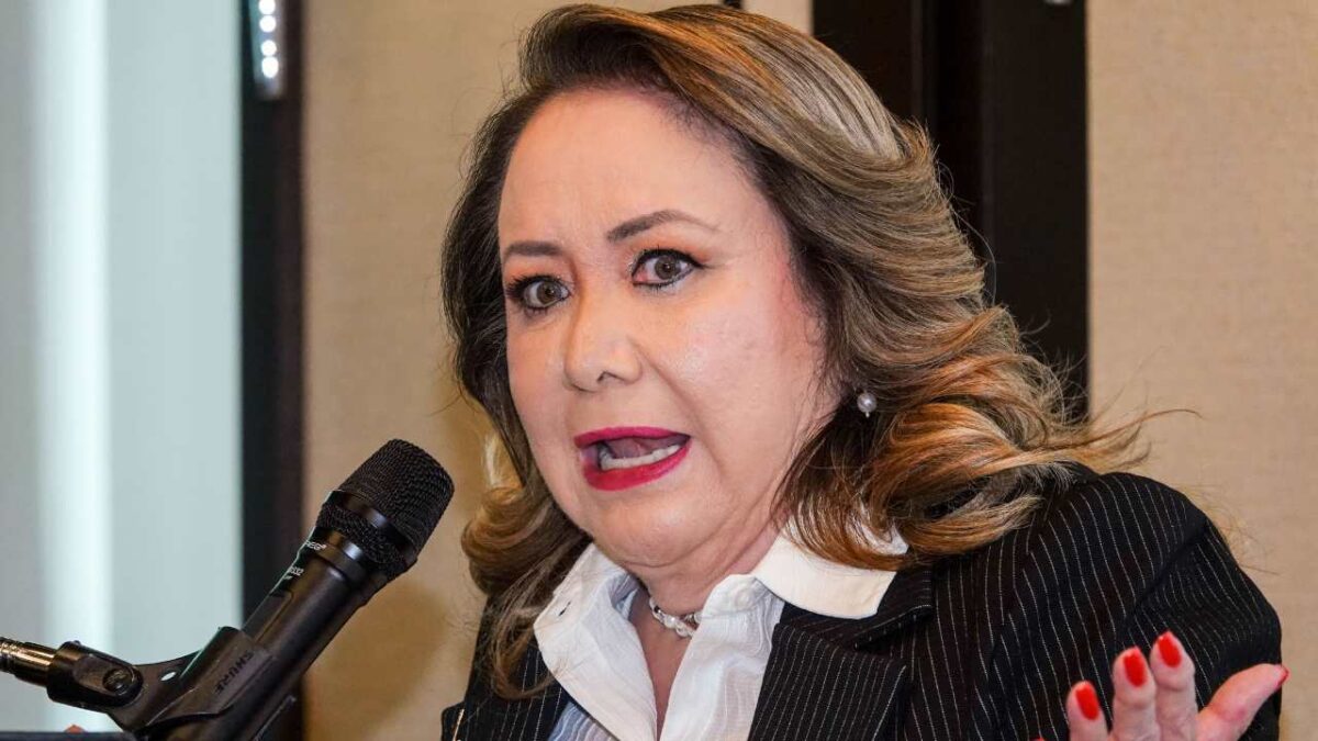 La ministra Yasmín Esquivel informó al INE de su encuentro con los diputado de Morena en el pasado mes de febrero.