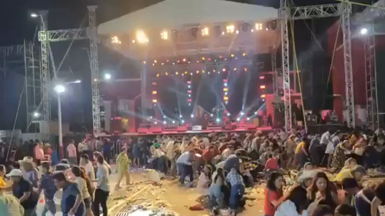 Por balacera, asistentes al cierre del carnaval de Tenosique 2025, en Tabasco, vivieron momentos de pánico durante el concierto de La Arrolladora Banda el Limón.