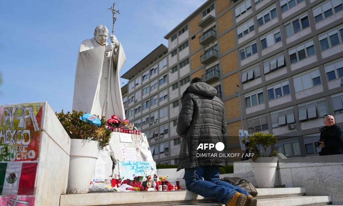 Papa Francisco agradece a sus médicos tras nueva mejora en su estado de salud