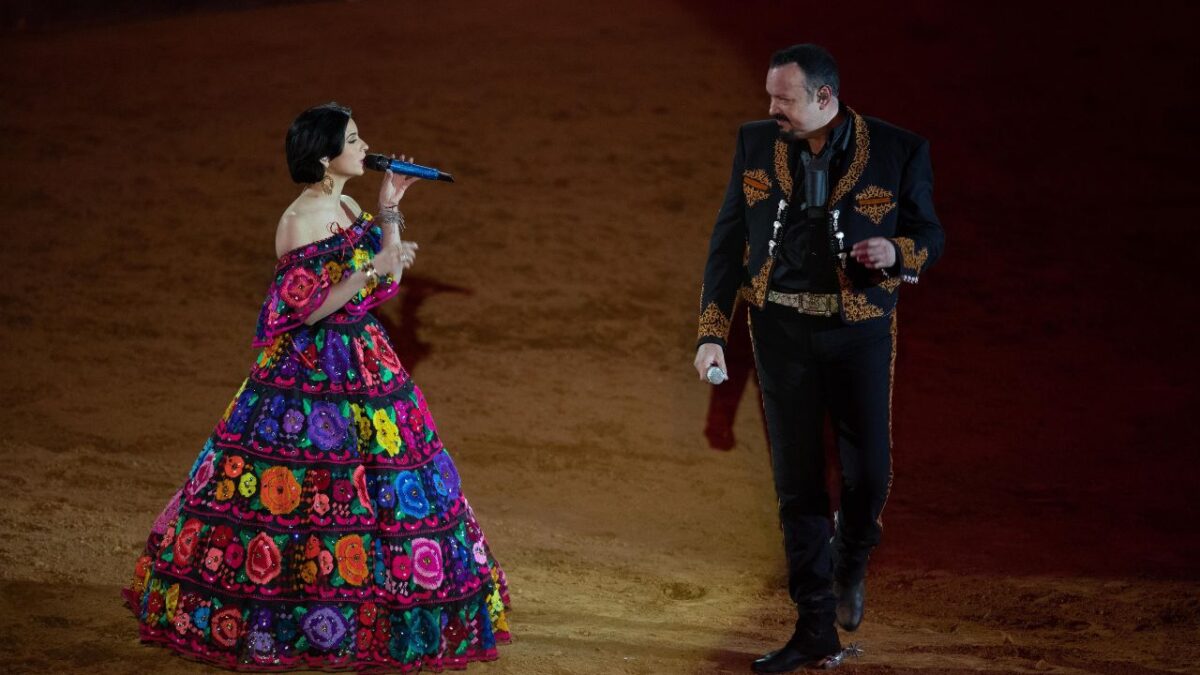 Pepe Aguilar desmiente supuesto aborto de Ángela Aguilar