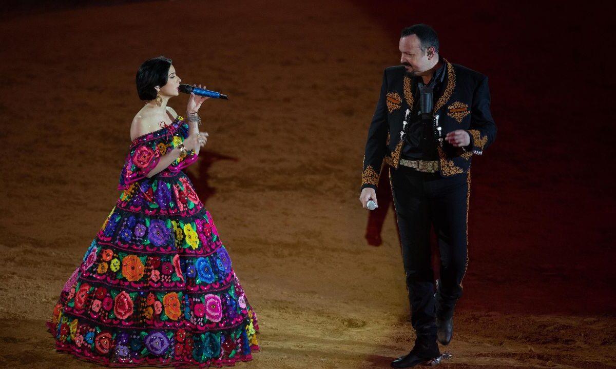 Pepe Aguilar desmiente supuesto aborto de Ángela Aguilar