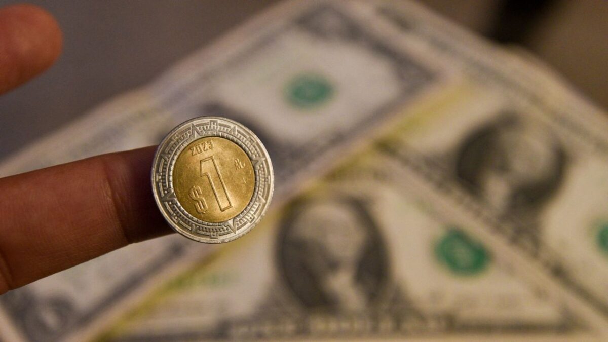 Peso mexicano sufre una fuerte caída frente al dolar de EU por aranceles