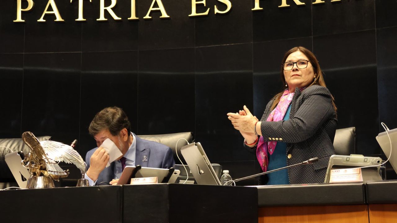 Gerardo Fernández Noroña rompió en llanto en el Senado al hablar de la historia de su abuela.