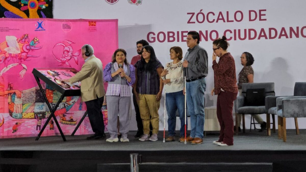 Clara Brugada recibió a integrantes del proyecto "Cuéntame un Mural", quienes buscaron exponer su iniciativa.