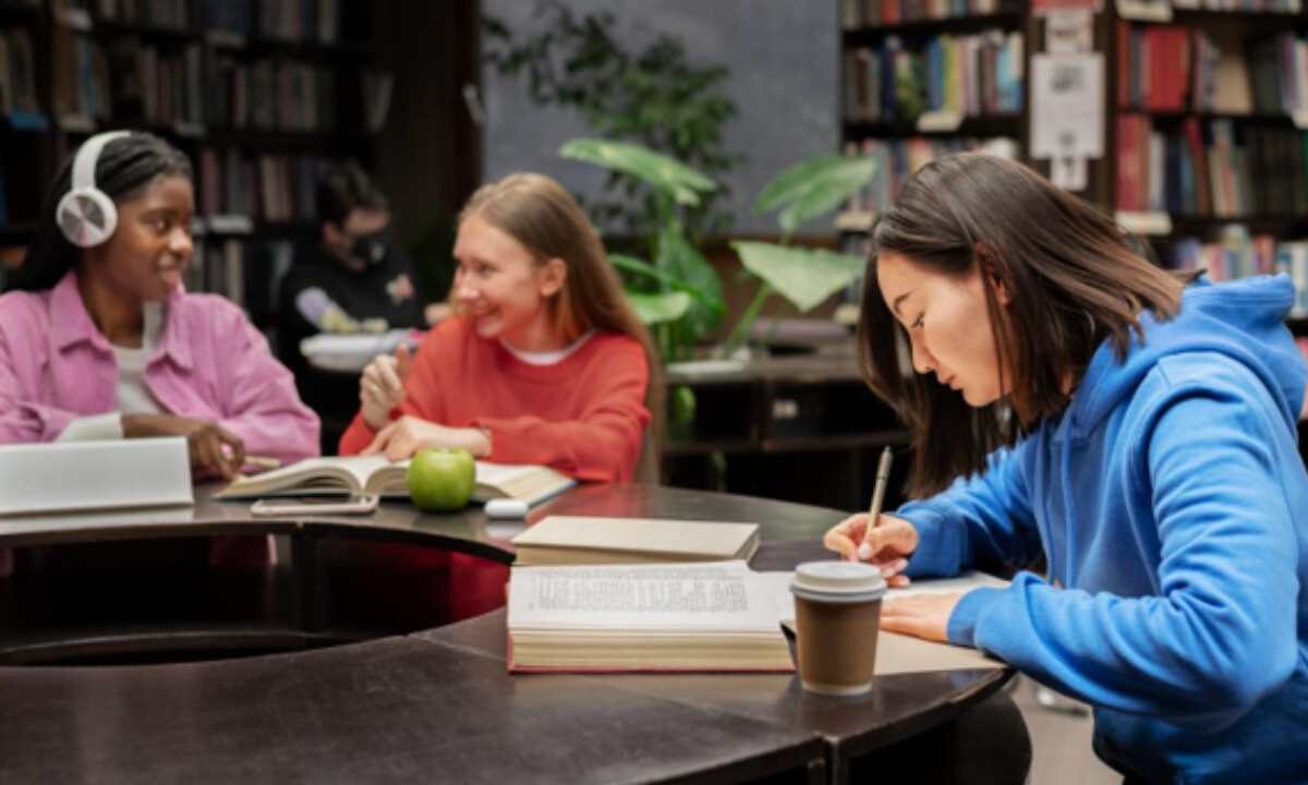 Estos programas de Bibliotecas ayudan a los Estudiantes de Inglés a Mejorar sus Habilidades.