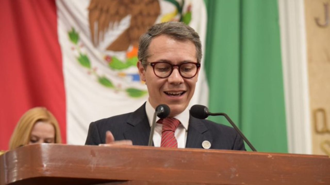 El diputado de Morena en el Congreso capitalino, Fernando Zarate, presentó una iniciativa para crear la Agencia de Desarrollo Energético Sustentable.