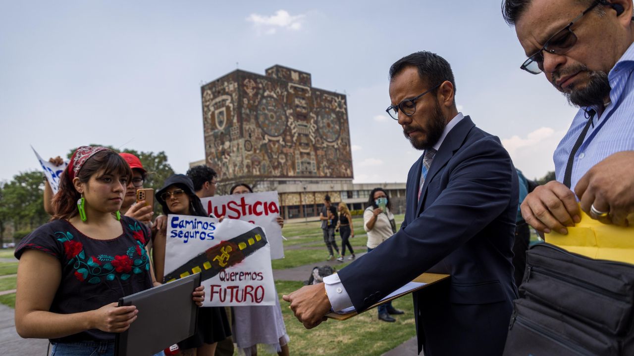 Protesta de estudiantes de Veterinaria atropellada en Ciudad Universitaria.