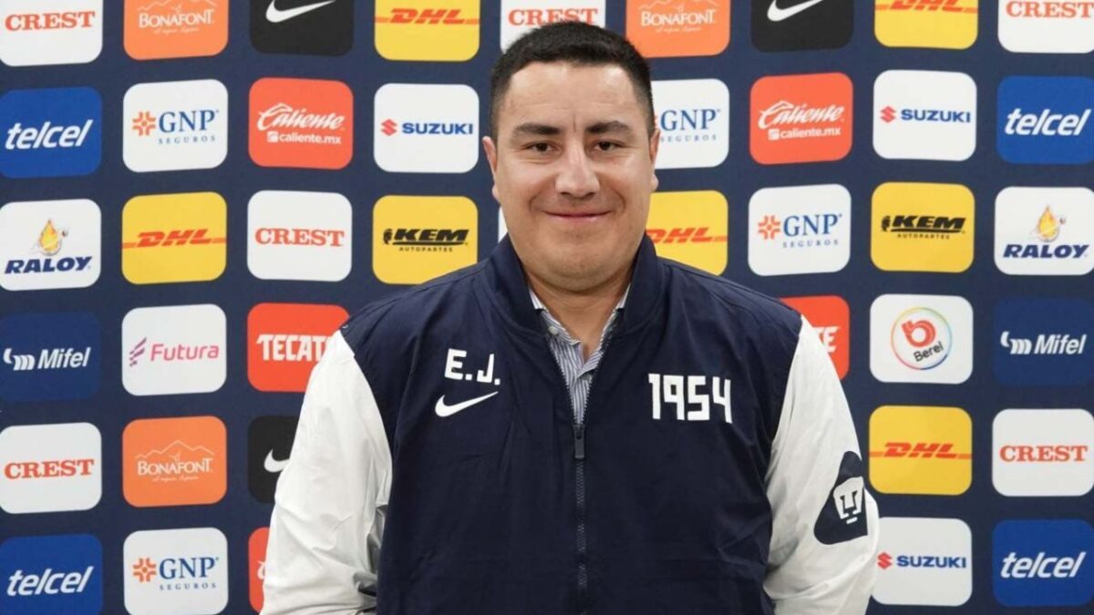 Pumas presenta a Efraín Juárez como nuevo entrenador