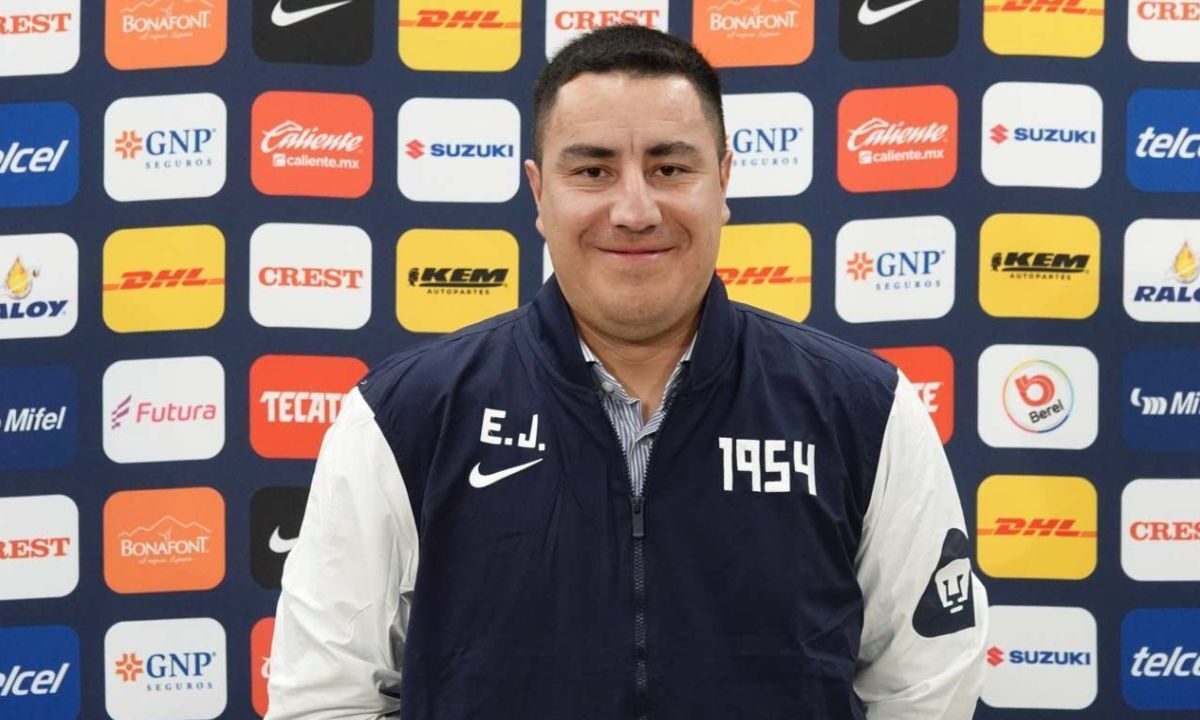 Pumas presenta a Efraín Juárez como nuevo entrenador