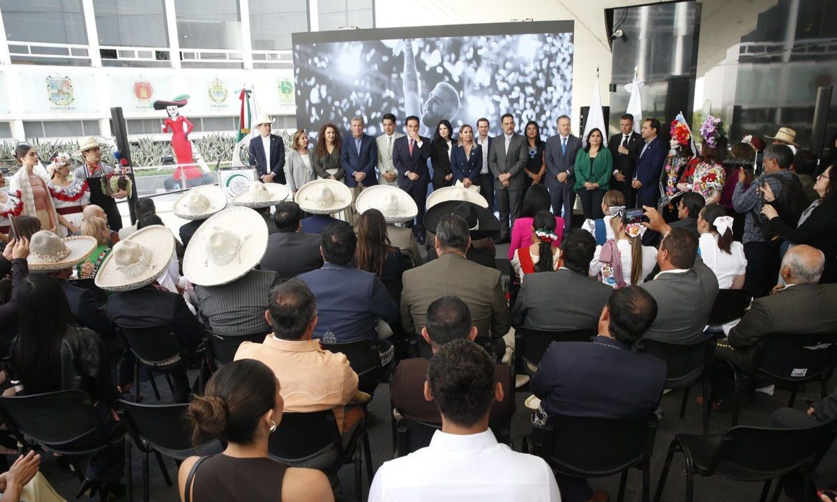 Senado recibe “El Gigante de México” muestra alusiva a Aguascalientes