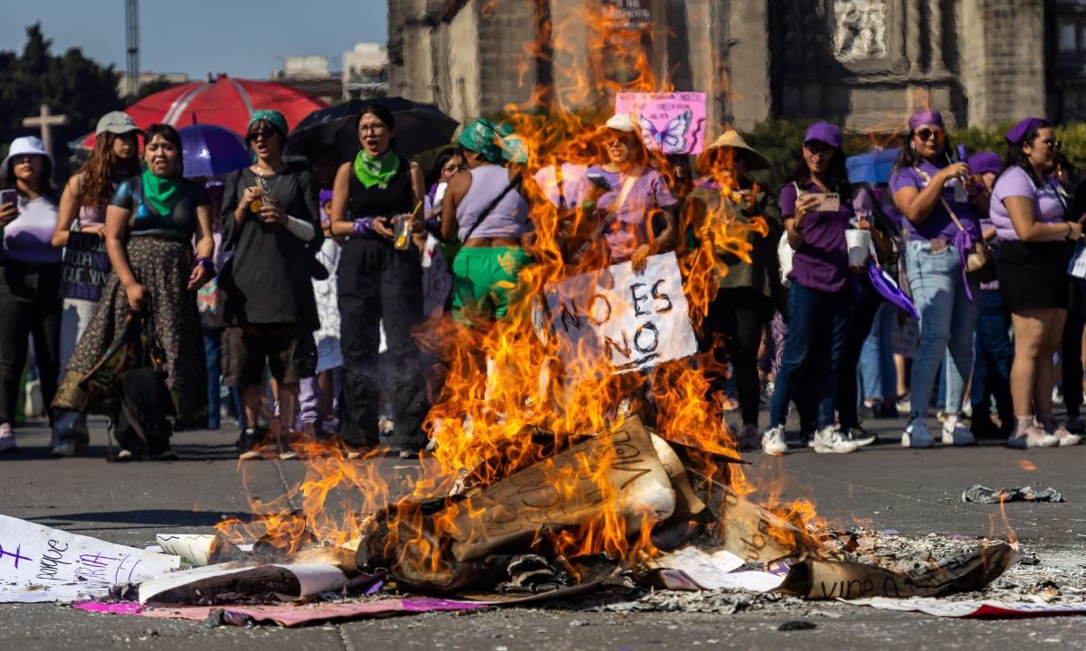 Este 8M no hubo templete ni posicionamientos de las manifestantes que salieron a las calles a conmemorar el Día Internacional de la Mujer.