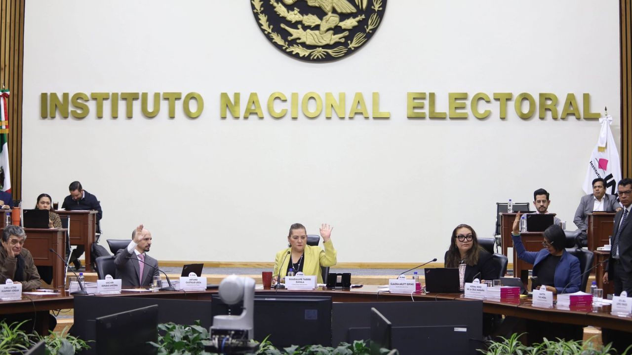 Suspende INE reclutamiento de capacitadores en Veracruz por ligas con Morena