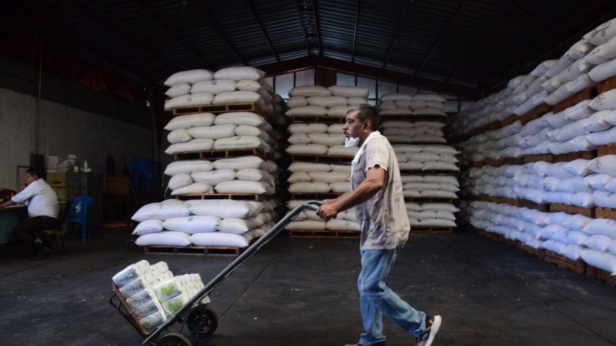 Tiendas del Bienestar ofrecerán productos básicos tales como alimentos y jabón