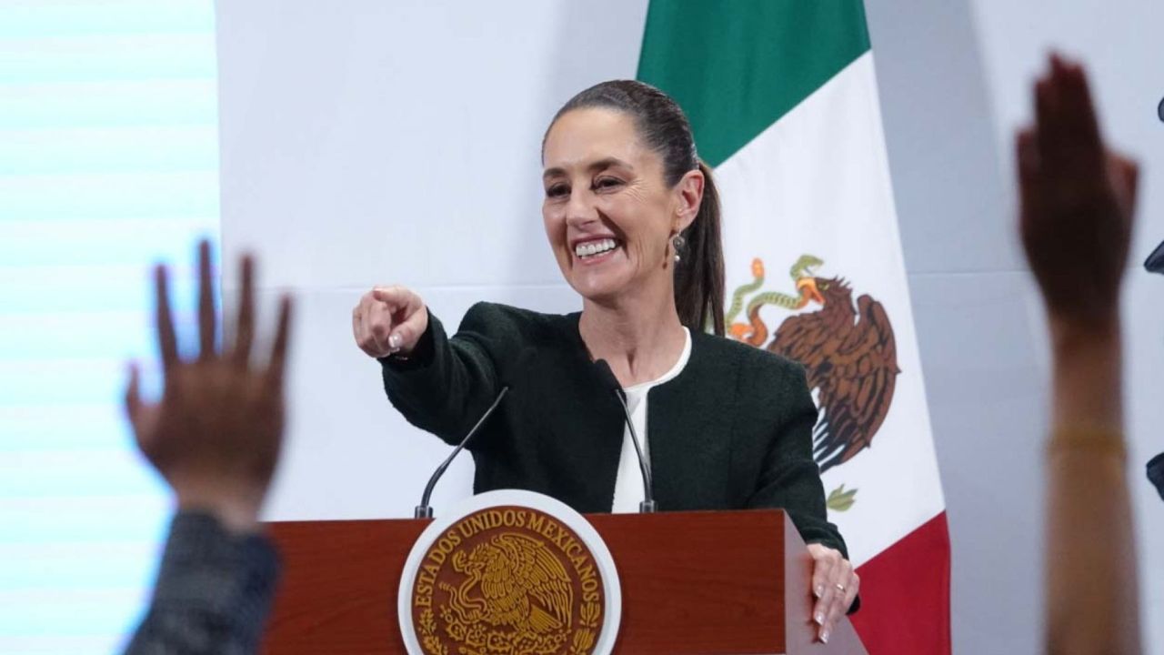 La presidenta Claudia Sheinbaum la escuela para jóvenes en Iztapalapa.