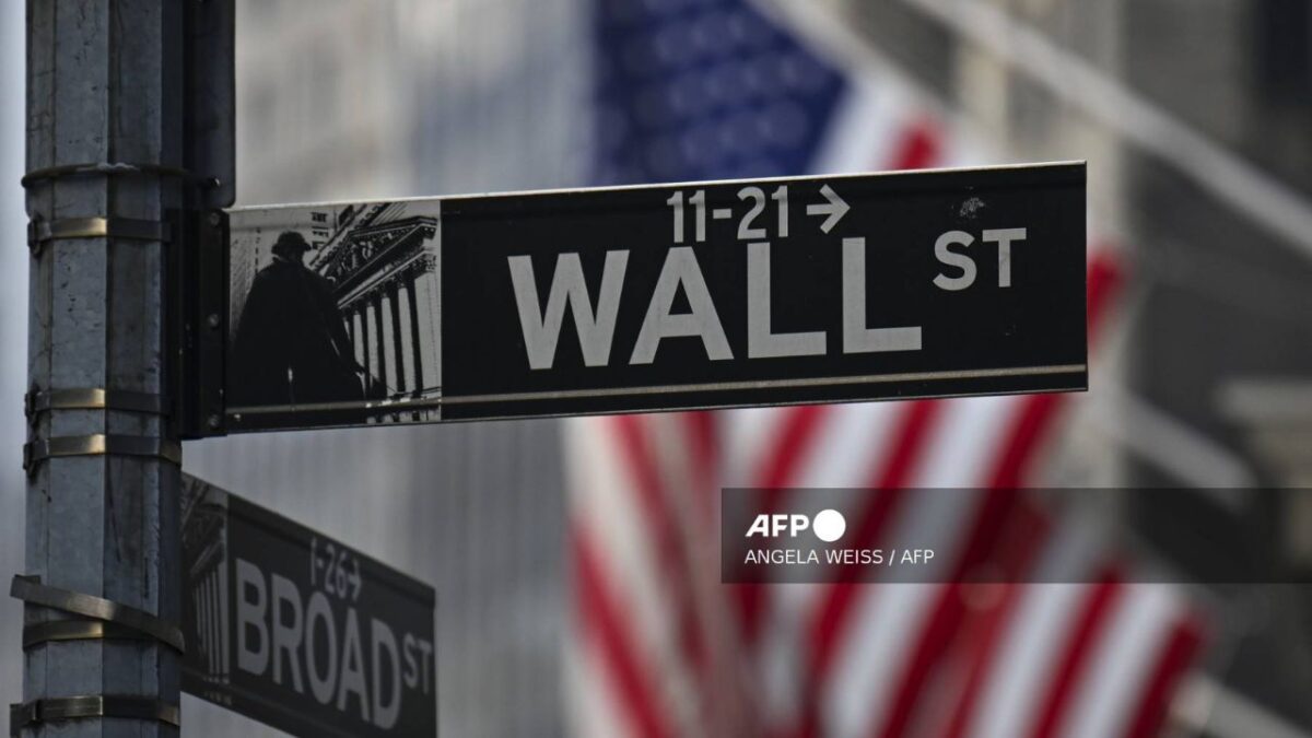 La bolsa de Nueva York, Wall Street, terminó al alza el miércoles 5 de marzo luego de varias jornadas de caída, gracias a la exención de aranceles a los automóviles.