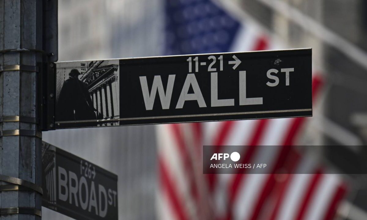 La bolsa de Nueva York, Wall Street, terminó al alza el miércoles 5 de marzo luego de varias jornadas de caída, gracias a la exención de aranceles a los automóviles.