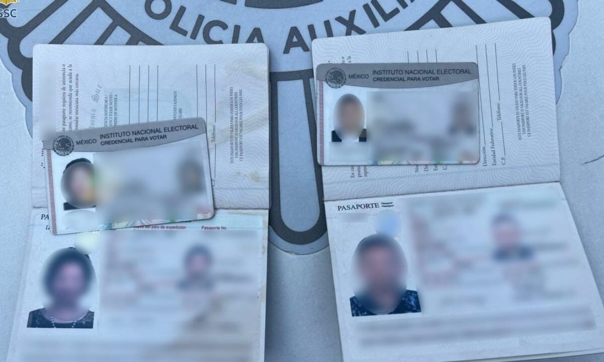 Detienen a dos ciudadanos chinos con presunta documentación falsa en las oficinas de la SRE.