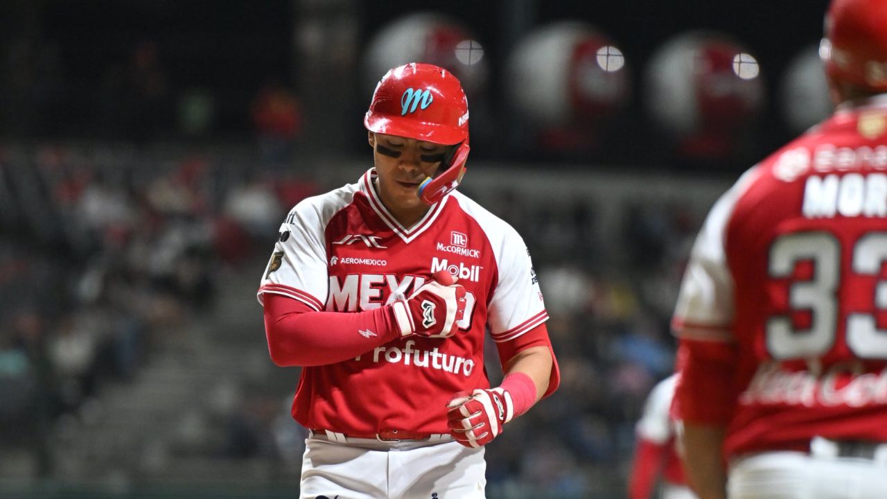 Los Diablos Rojos estuvieron acompañados por Rommel Pacheco, encargado de lanzar la primera bola del partido