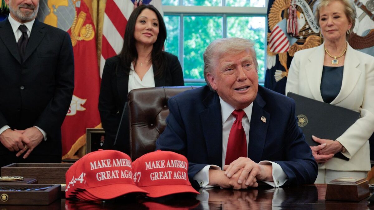 Donald Trump, firmó el jueves una orden ejecutiva para lanzar la extracción de minerales a gran escala en el fondo del océano