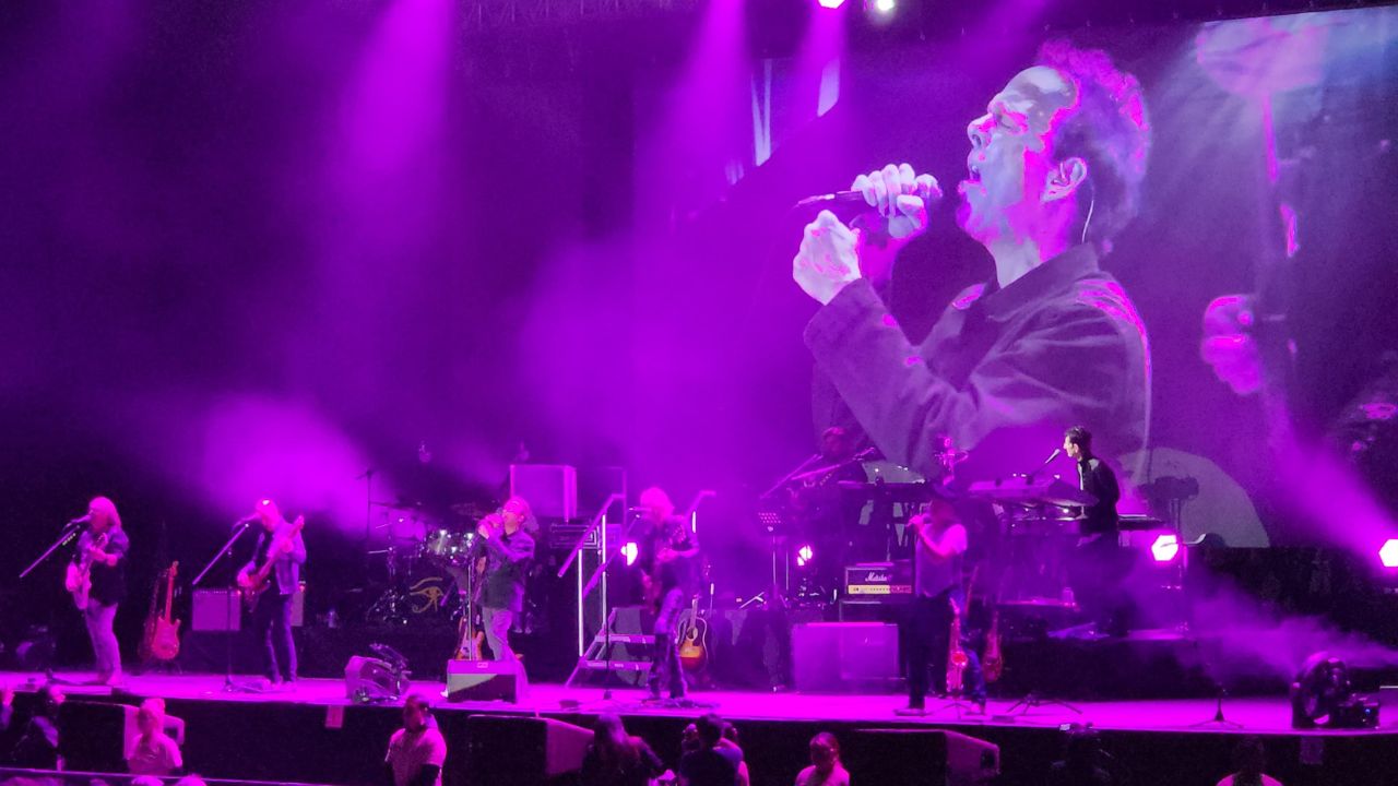 El músico británico Alan Parsons conquistó la Arena CDMX en su presentación.