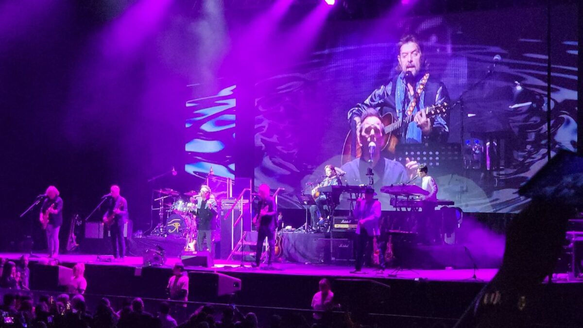 El músico británico Alan Parsons conquistó la Arena CDMX en su presentación.