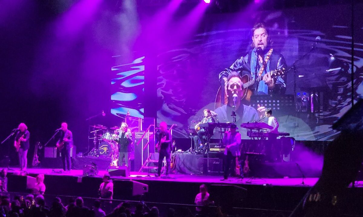 El músico británico Alan Parsons conquistó la Arena CDMX en su presentación.