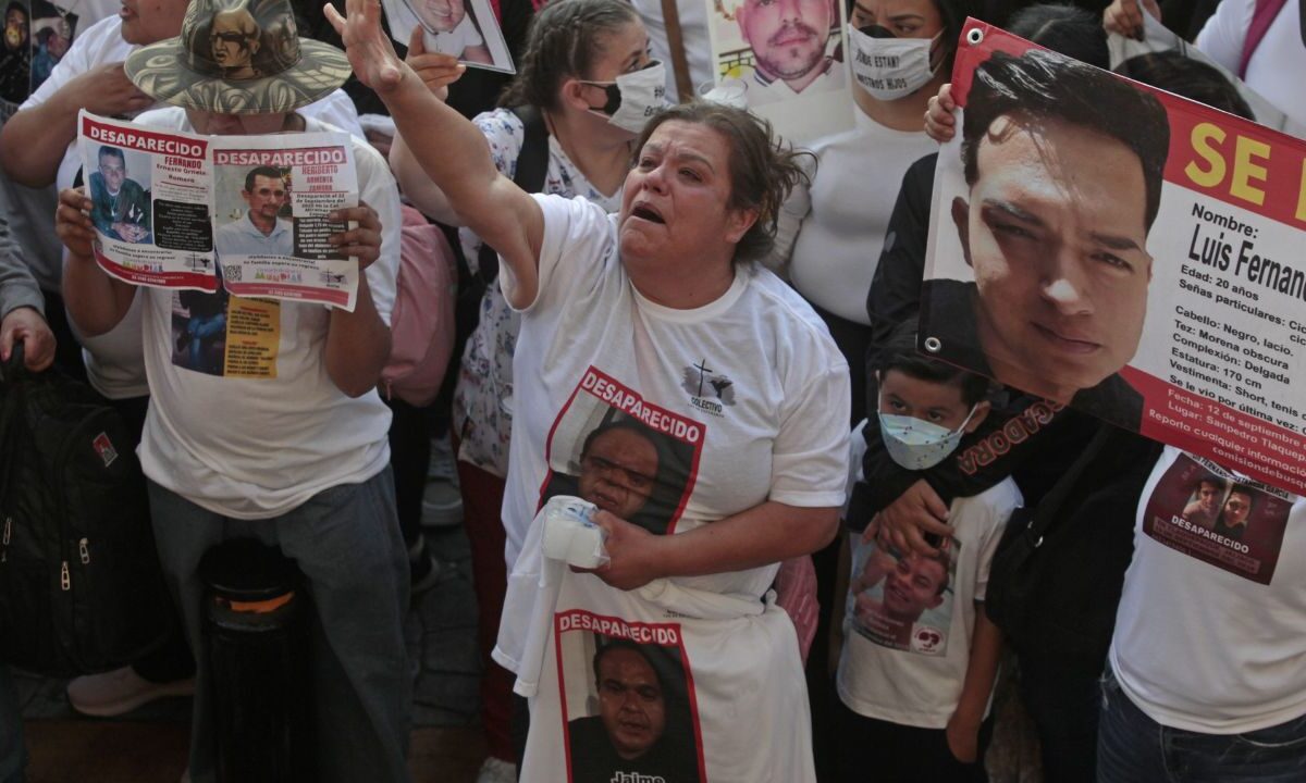 La activista y su hijo fueron asesinados en el fraccionamiento Las Villas, la madrugada de este jueves.