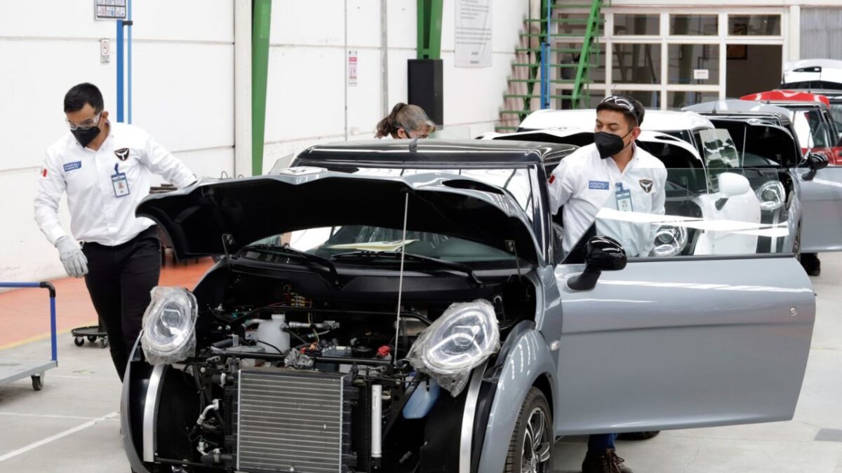 Sheinbaum va por mejorar la industria automotriz