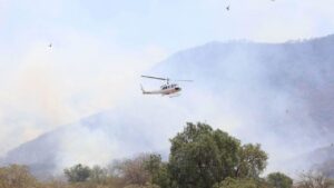 Con corte a las 21:40 horas de este martes 15 de abril, la Comisión Nacional Forestal (Conafor) reportó 129 incendios activos a lo largo de la República con un total de 47 mil 892 hectáreas de superficie afectada.