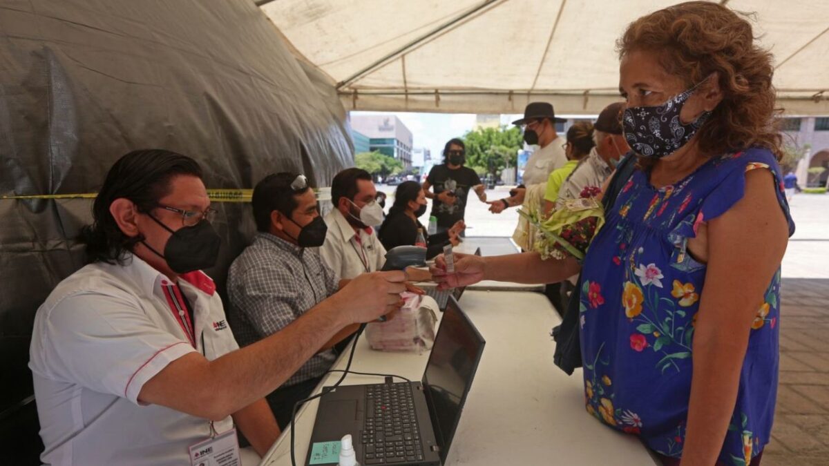 Capacita el INE a 776 mil ciudadanos para ser funcionarios de casilla