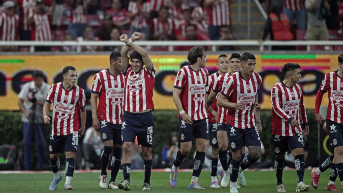 Las Chivas derrotaron al Puebla en la Jornada 16 y sueña con Play-In.