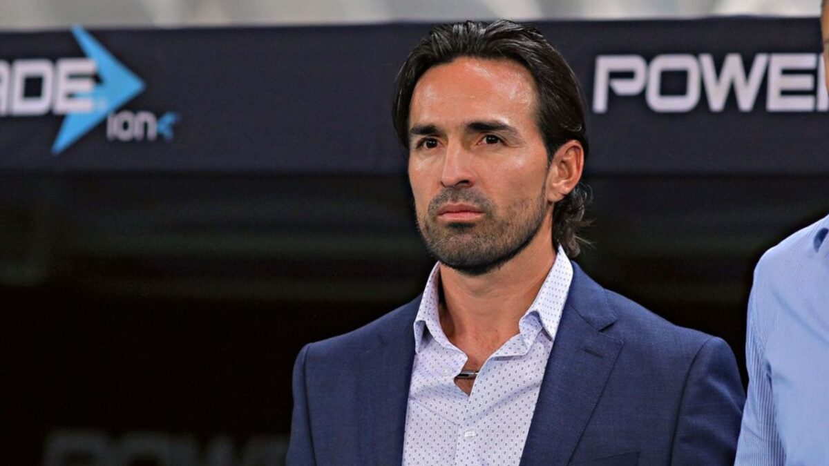 Chivas se queda sin DT al confirmar salida de Gerardo Espinoza
